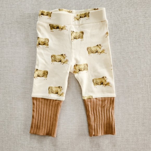 Kate Quinn Sheep Set Swaddle, Bodysuit, Panda Pants and Hat - Picture 12 of 16